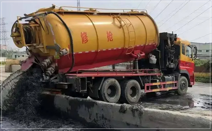巩留沉淀池清理案例